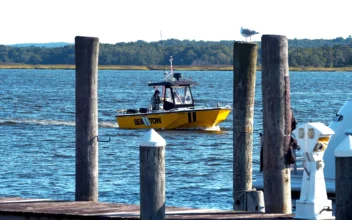 1 Dead, 2 Missing After Motorboat Hits a Jetty and Crashes in Connecticut