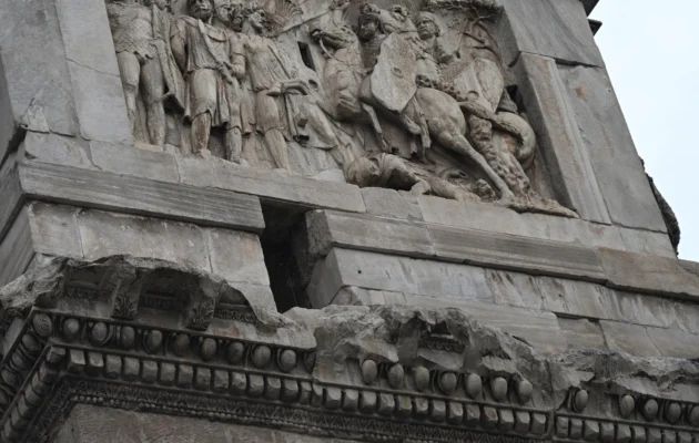 Ancient Roman Arch of Constantine Damaged by Lightning