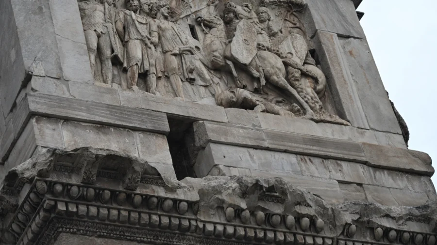 Ancient Roman Arch of Constantine Damaged by Lightning