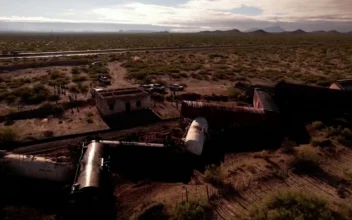 At Least 10 Migrants Injured in Train Derailment in Northern Mexico