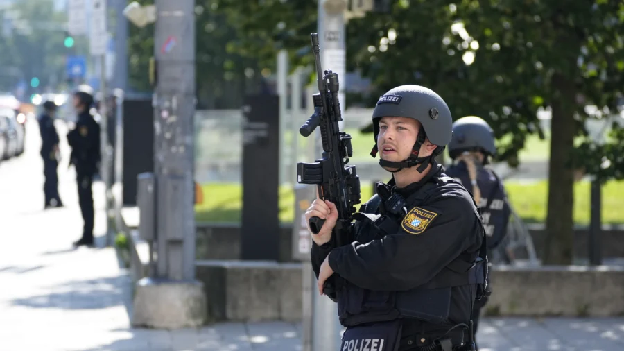 Munich Police Kill Armed Man During Exchange of Fire Near Museum and Israeli Consulate