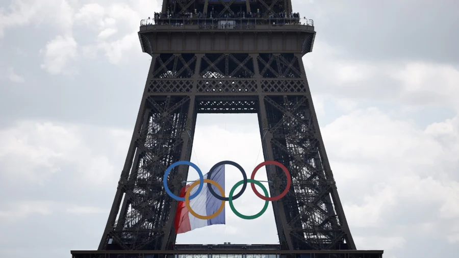 Debate Over Keeping Olympic Rings on Eiffel Tower