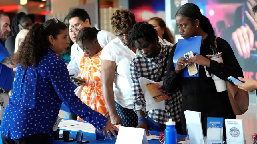 US Labor Market Cools in August With Only 142,000 New Jobs