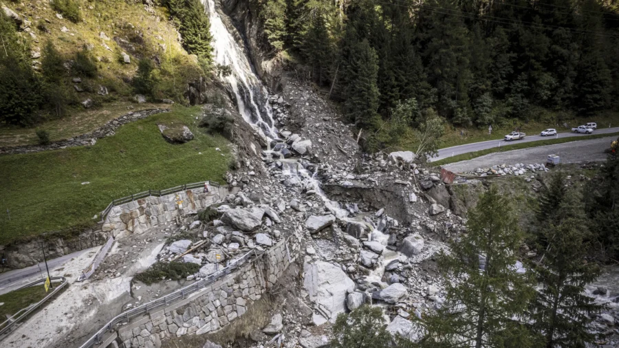 Tourists Helicoptered Down From Swiss Mountain Resort After Mudslide Cuts Off Road Access