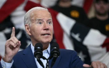 Biden Signs Executive Order to Prioritize Project Grants for Unions