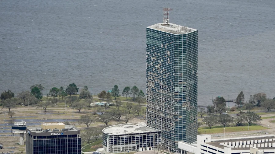 A Hurricane-Damaged Louisiana Skyscraper Is Imploded