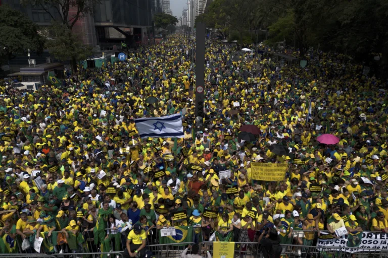 Thousands Protest in Sao Paulo Against X Ban in Brazil