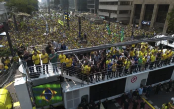 Thousands Protest in Sao Paulo Against X Ban in Brazil