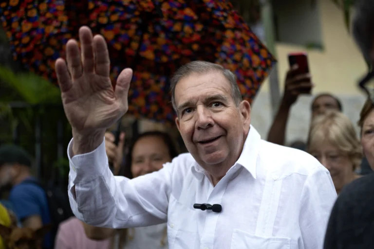 Opposition Leader Leaves Venezuela, Granted Political Asylum by Spain