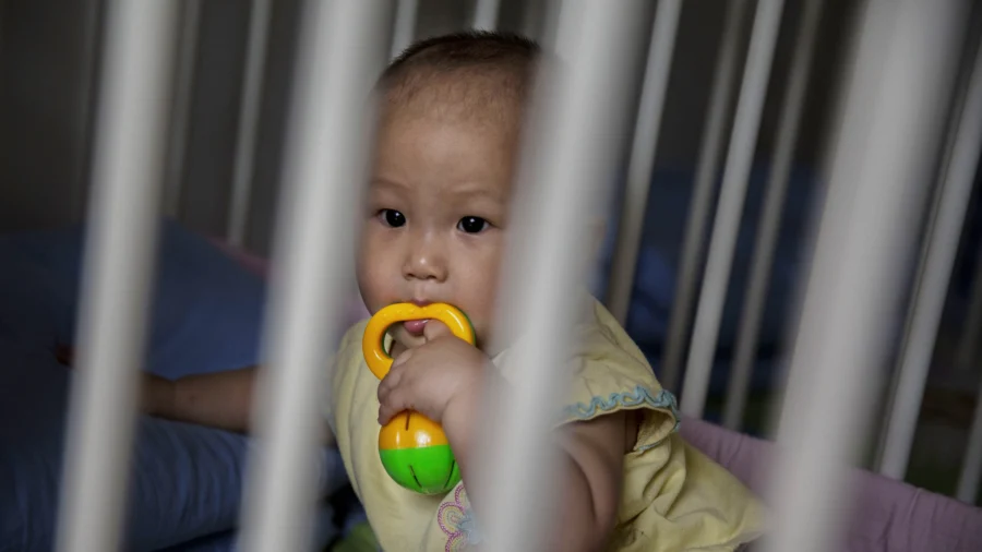 China Halts Foreign Adoptions After 32 Years