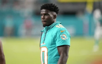 Tyreek Hill Briefly Detained for Traffic Violation Ahead of Dolphins’ Season Opener