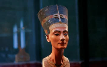 Egyptian Archaeologist Calls on Berlin to Return Nefertiti Bust