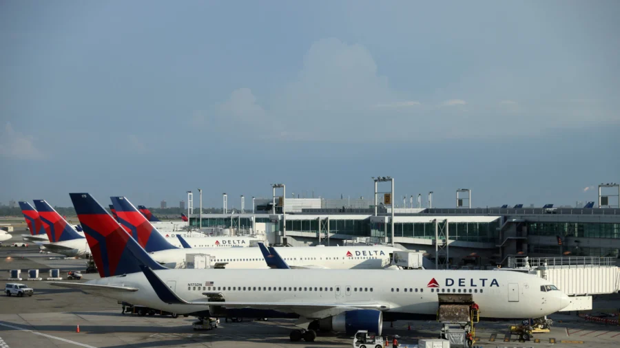 Stowaway Caught On Delta Flight From New York to Paris