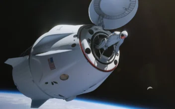 Billionaire’s Spacewalk With SpaceX Delayed Several Hours Hundreds of Miles Above Earth