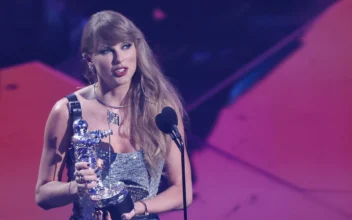 Taylor Swift Wins 7 VMAs, Tying Beyonce for Lifetime Lead