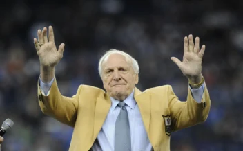 Hall of Famer Joe Schmidt, Who Helped Detroit Lions Win 2 NFL Titles, Dies at 92