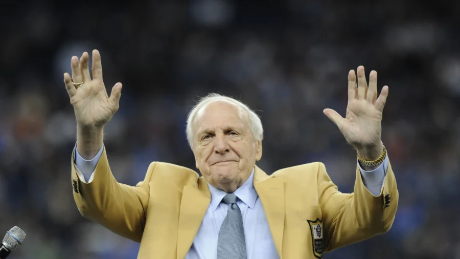 Hall of Famer Joe Schmidt, Who Helped Detroit Lions Win 2 NFL Titles, Dies at 92