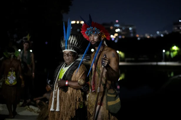 Ap24257008977057-brazil Indigenous Group Hails A Sacred Cloak S Homecoming