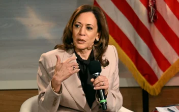 Over 400 Economists and Ex-officials Endorse Harris