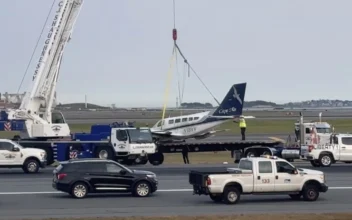 Small Plane Lands Safely at Boston’s Logan Airport With Just One Wheel Deployed