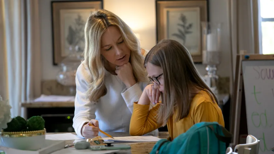 Mindful Parenting Deepens Relationships, Eliminates Guilt: Author and Nurse