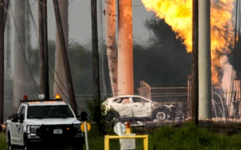 What to Know About Pipeline Fire Burning for 3rd Day in Houston’s Suburbs