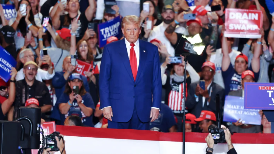 Trump Rallies in Wilmington, North Carolina