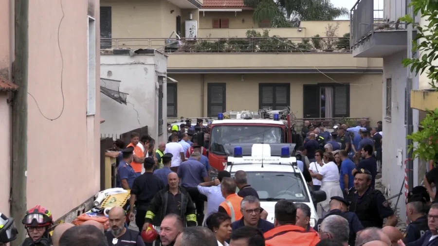 Building Collapse in Italy Kills 2 Young Siblings and Their Mother