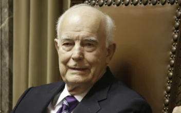 Dan Evans, Former Republican Governor and US Senator, Dies at 98