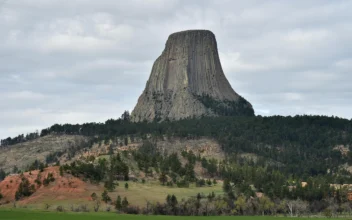 21-Year-Old Climber Dies After Fall Off Devils Tower in Wyoming, Partner Left Stranded