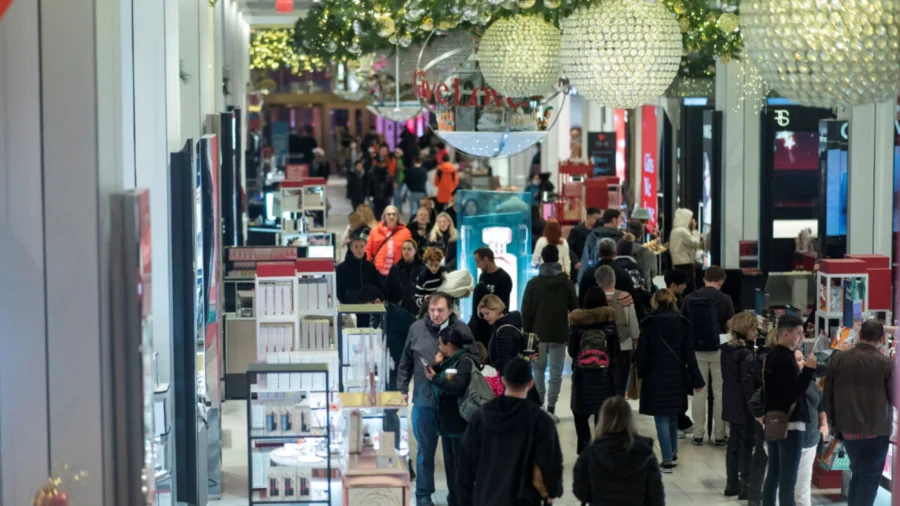 US Holiday Spending on Buy Now, Pay Later to Hit Record Due to Debt-Laden Shoppers