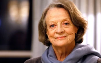 Maggie Smith, Star of Stage, Film and ‘Downton Abbey,’ Dies at 89