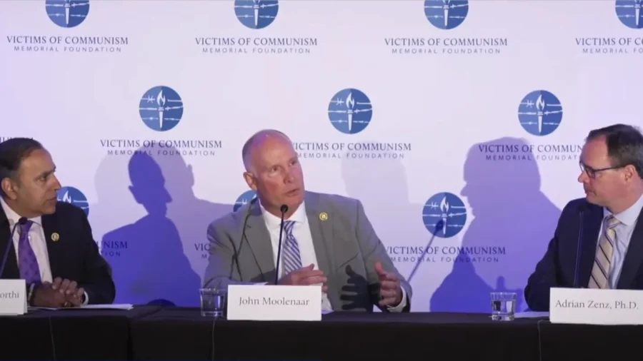 New Bill Aims to Start US Divestment From Chinese Regime