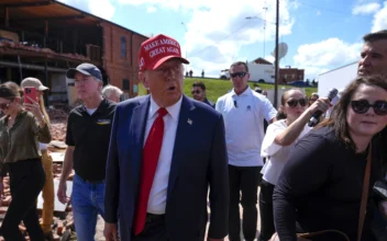 Trump Visits Southern Georgia With Fuel and Aid, Gets Briefed on Helene Damage