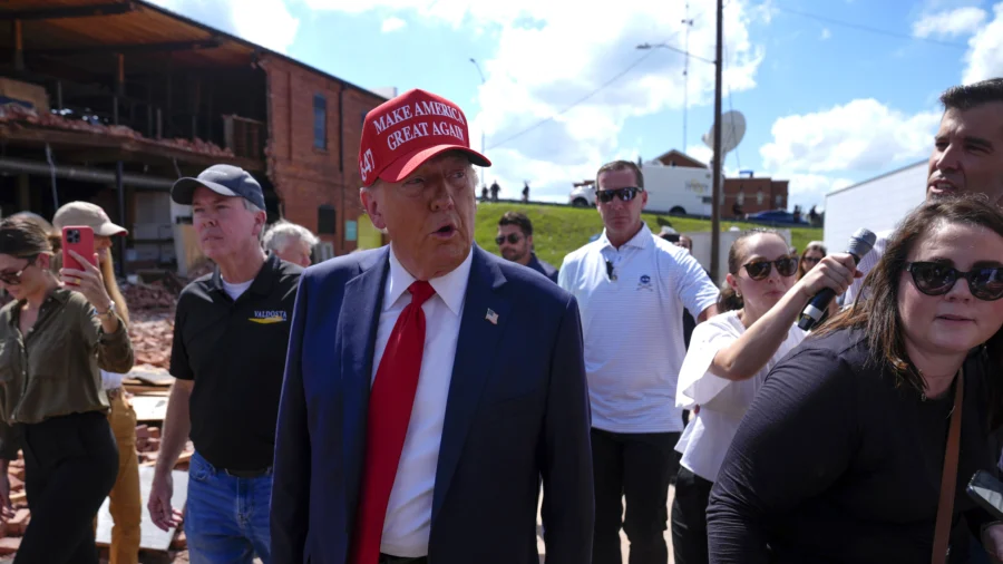 Trump Visits Southern Georgia With Fuel and Aid, Gets Briefed on Helene Damage