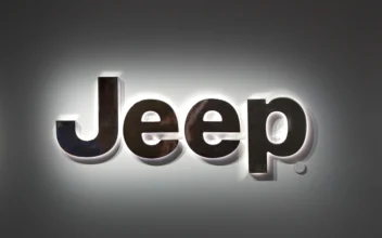 Jeep Urges 194,000 Plug-In Hybrid SUV Owners to Stop Charging and Park Outdoors Due to Fire Risk