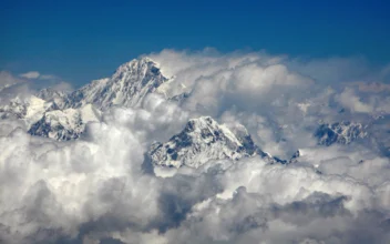 Scientists Explain Mount Everest&#8217;s Anomalous Growth