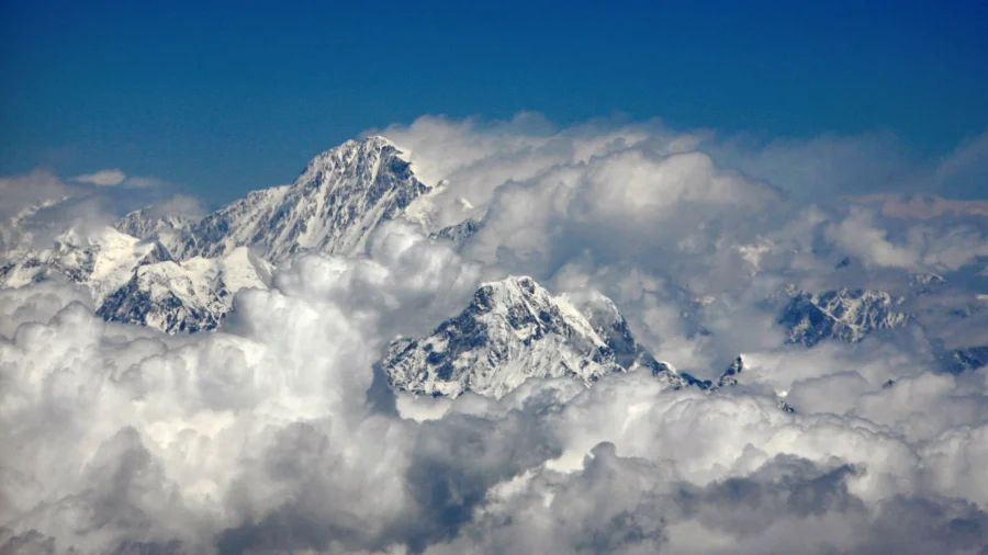 Scientists Explain Mount Everest’s Anomalous Growth