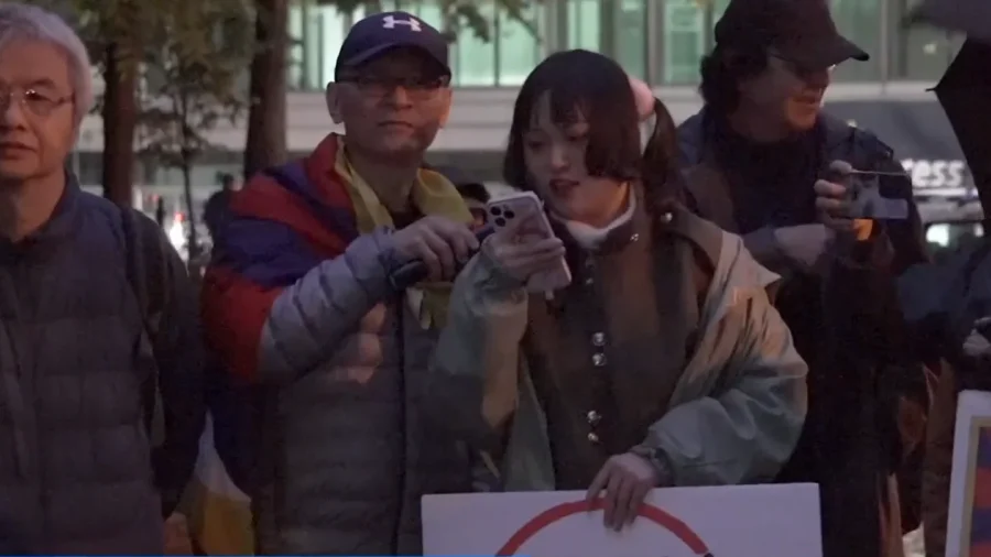 Protesters Shine Light on CCP Abuses at Proposed Embassy Site