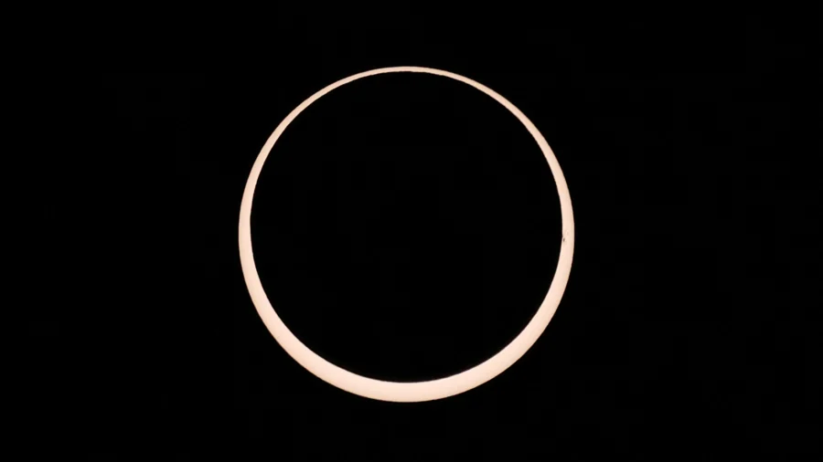 Solar Eclipse Shines ‘Ring of Fire’ Over Easter Island and Patagonia NTD