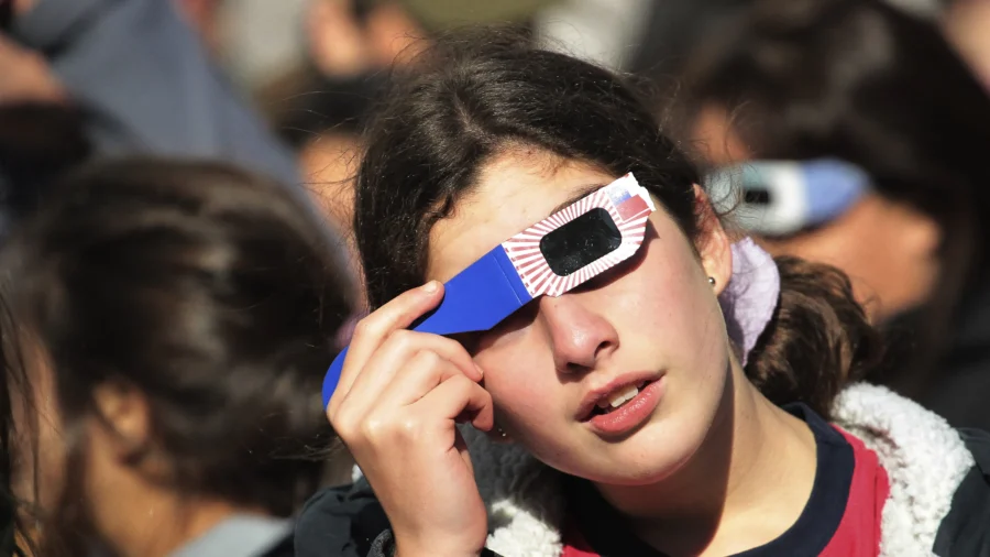 Skywatchers Gather to Watch Solar Eclipse