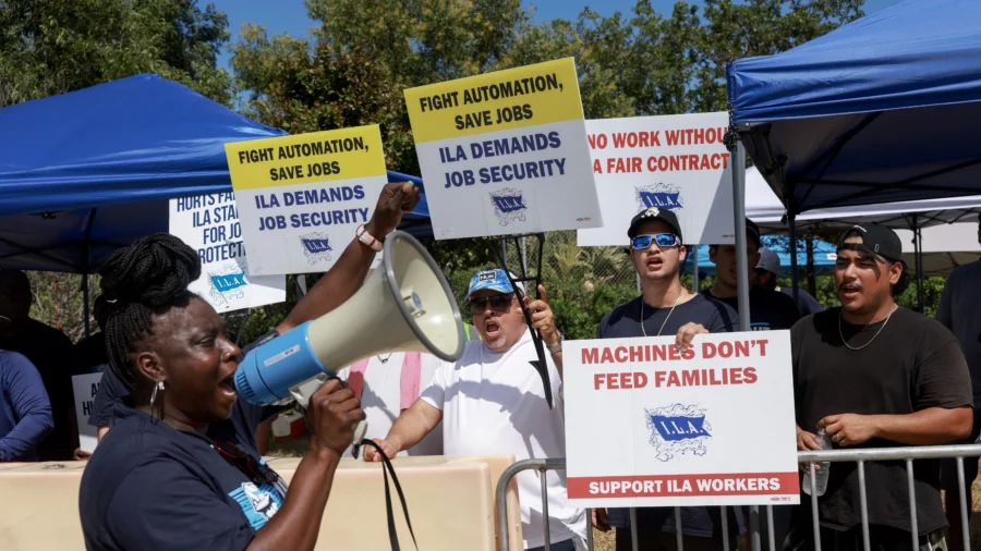 Analyst Expects Inflation, Unemployment, Oil Prices to Rise Amid ILA Strike, Middle East Crisis