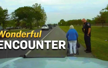 Officer Gives Elderly Woman an Unforgettable Ride