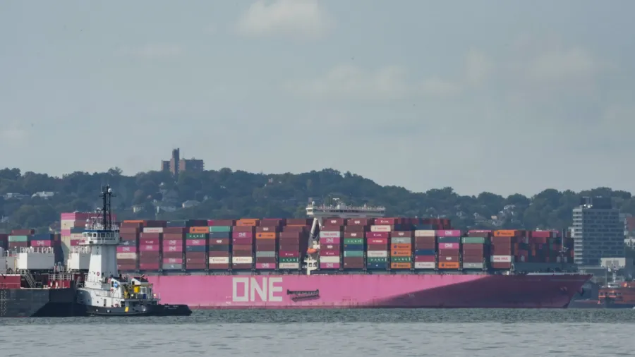 Business Owners Relieved as Dockworkers Return