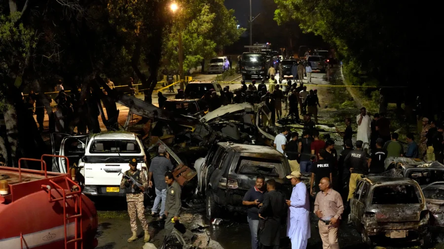 Explosion Outside Karachi Airport Kills 2 Workers From China and Injures Others