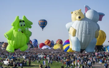 Hot Air Balloons Fill the Skies Above Albuquerque on Day 3 of International Balloon Fiesta