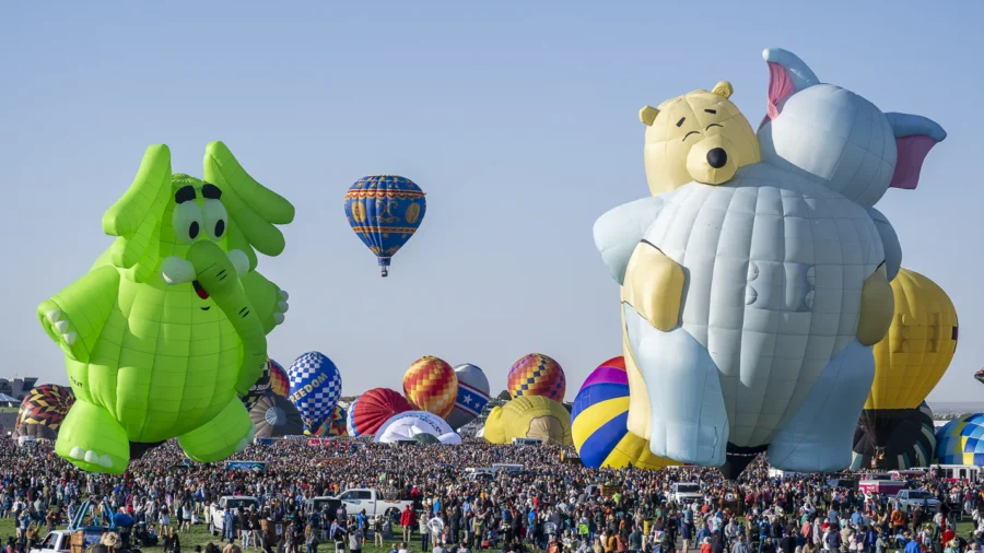 Hot Air Balloons Fill the Skies Above Albuquerque, New Mexico (Oct. 7)