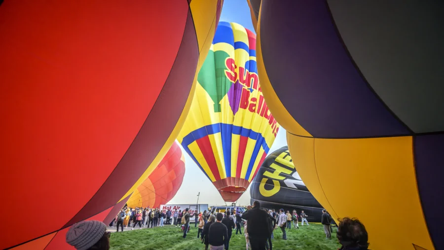 Hot-Air Balloon Bumps Line, Causing Brief Power Outage During Albuquerque Balloon Fiesta