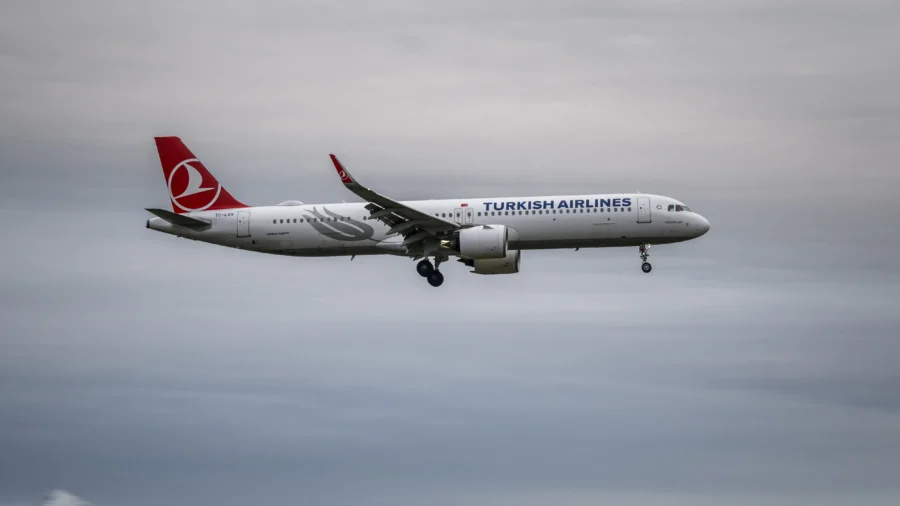 Turkish Airlines Flight Makes Emergency Landing in New York After Pilot Dies