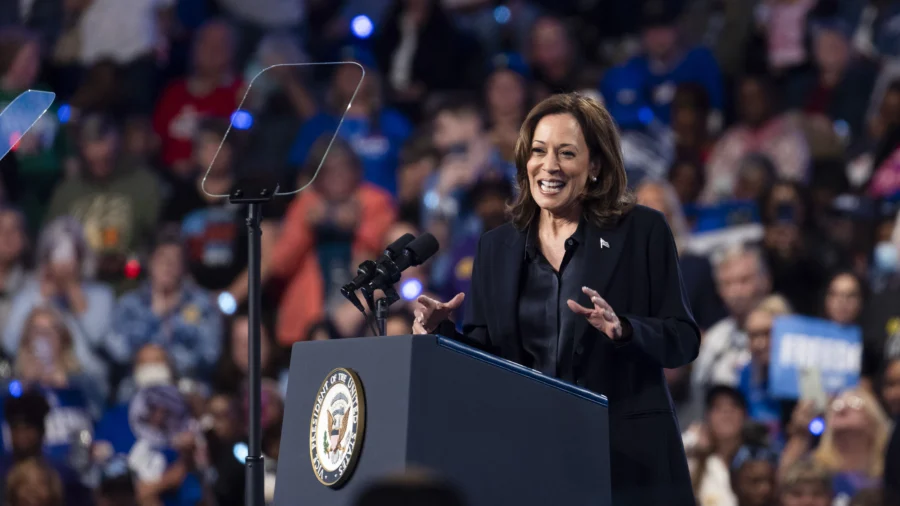 Harris Campaigns in Phoenix